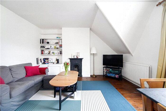1 Bedroom Flat For Sale In Warbeck Road, Shepherds Bush, London, W12