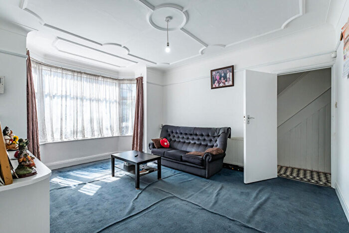 3 Bedroom House For Sale In Cholmondeley Avenue, London, NW10