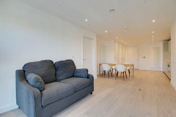 1 Bedroom Flat To Rent In Eden Place, London, E16