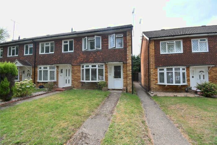 3 Bedroom End Of Terrace House To Rent In Quebec Gardens, Blackwater, Camberley, Surrey, GU17