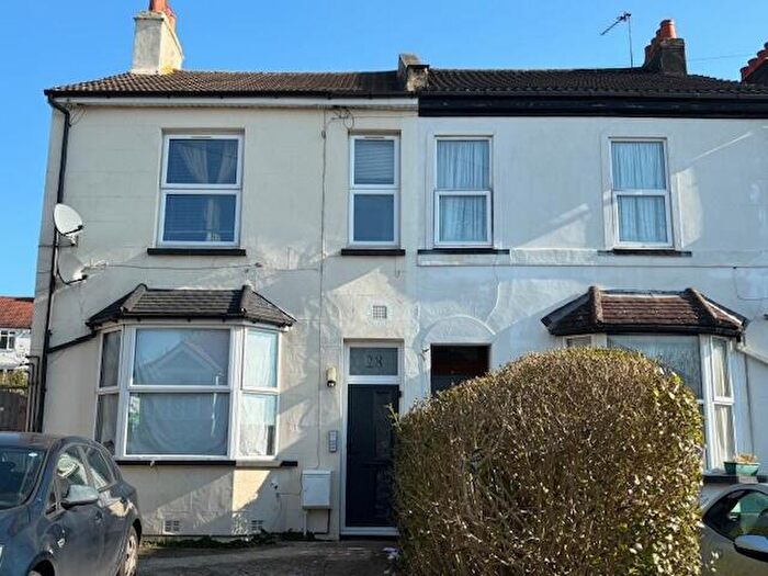 3 Bedroom Flat To Rent In Egerton Road, South Norwood, SE25