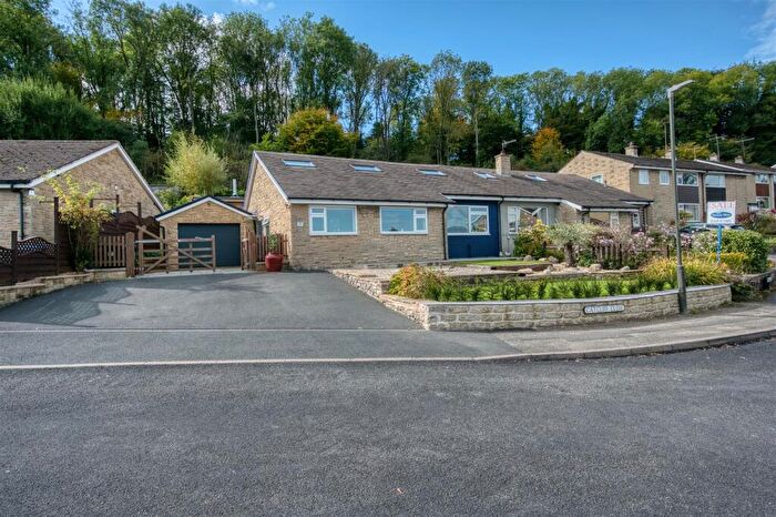 4 Bedroom Semi-Detached Bungalow For Sale In Park Road, Bakewell, DE45