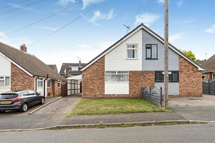 3 Bedroom Semi-Detached House For Sale In The Willows, Daventry, NN11