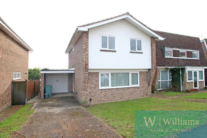 3 Bedroom Detached House For Sale In Whitehead Crescent, Wootton Bridge, PO33