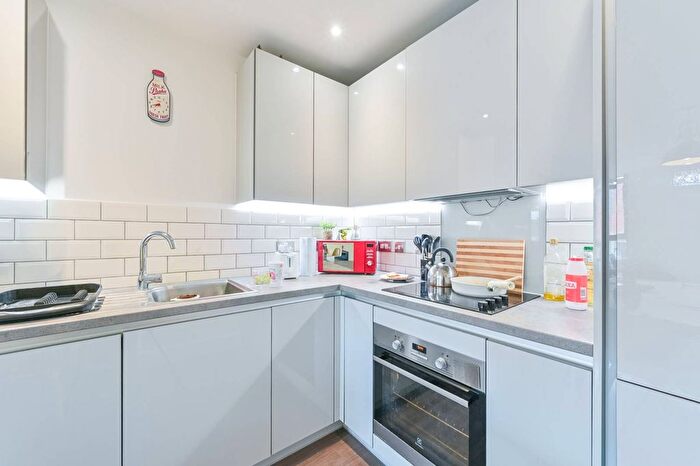 2 Bedroom Flat To Rent In Yeoman Street, Deptford, London, SE8