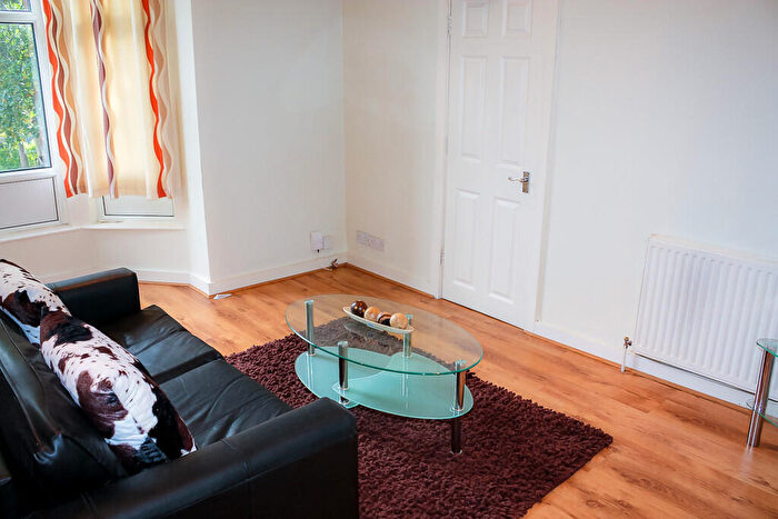 2 Bedroom House To Rent In Vinery Road, Leeds, LS4