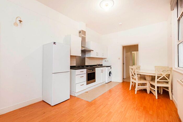 3 Bedroom Flat To Rent In Roxborough Road, Harrow, HA1