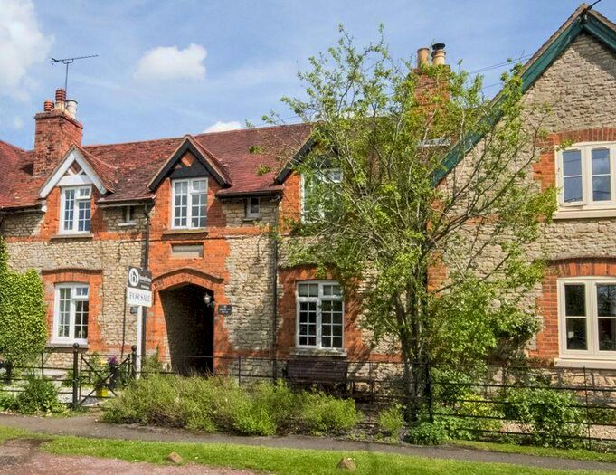 3 Bedroom Cottage For Sale In Wishing Well Cottage, Mixbury, NN13