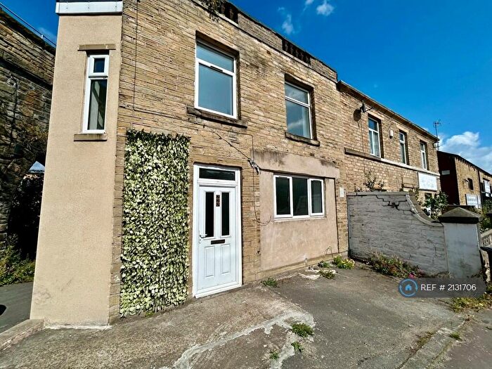 2 Bedroom Terraced House To Rent In Manchester Road, Huddersfield, HD1