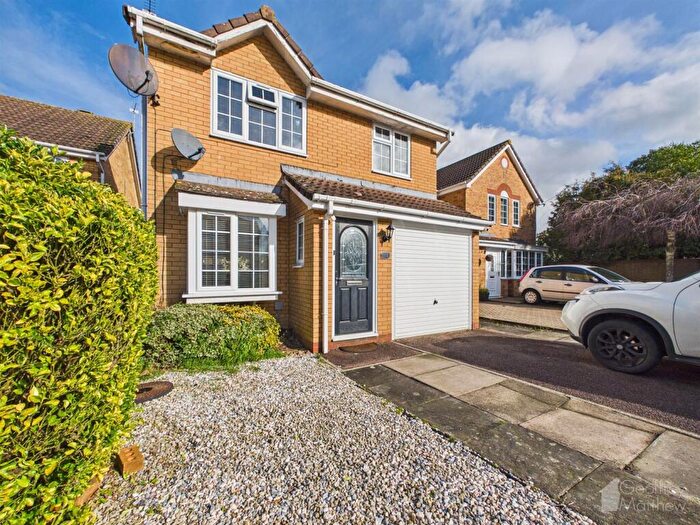 4 Bedroom Detached House For Sale In Manchester Close, Stevenage, SG1