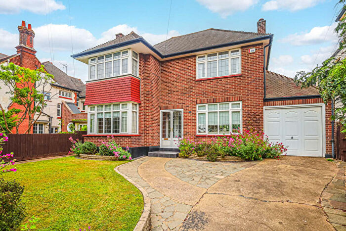 3 Bedroom Detached House For Sale In Kings Road, Westcliff-on-sea, SS0