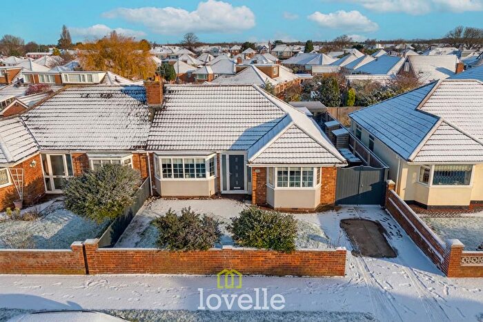 3 Bedroom Semi Detached Bungalow For Sale In Queen Elizabeth Road, Humberston, DN36