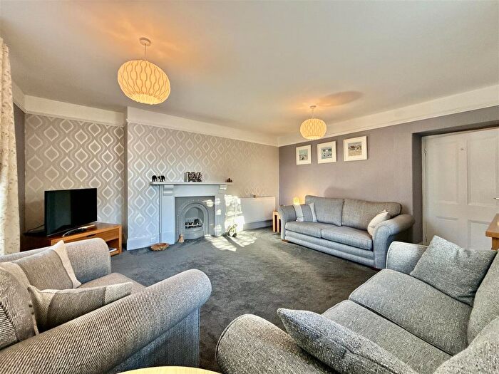 1 Bedroom Flat For Sale In Higher Manor Road, Brixham, TQ5
