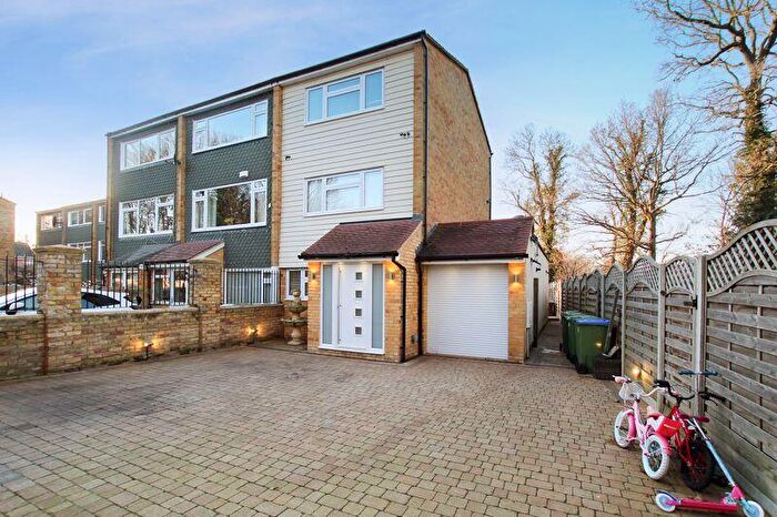 4 Bedroom End Of Terrace House For Sale In Cornell Close, Sidcup, DA14