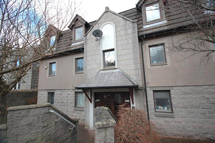 2 Bedroom Flat To Rent In Society Court, City Centre, Aberdeen, AB24