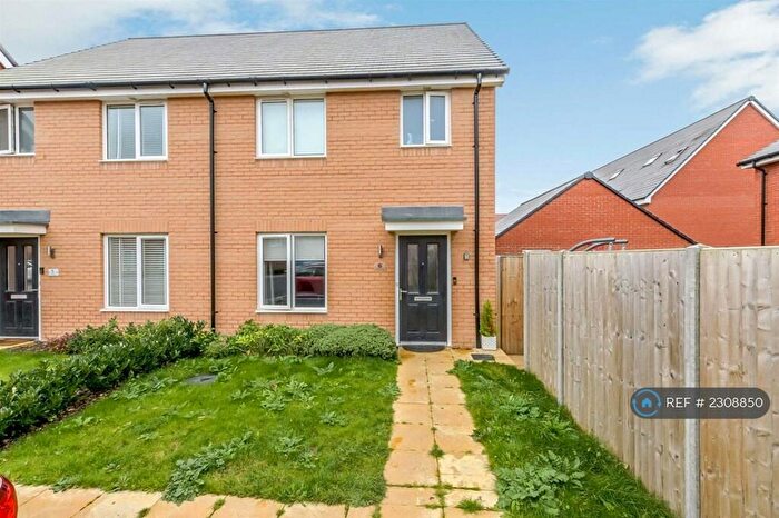 3 Bedroom Semi-Detached House To Rent In Victor Close, Aylesbury, HP18