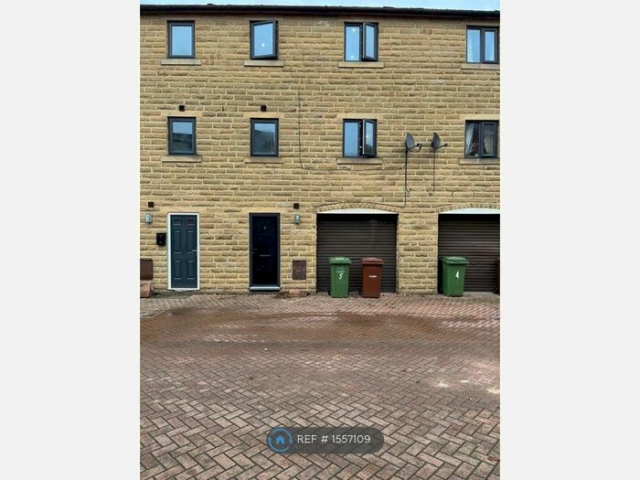 2 Bedroom Terraced House To Rent In Old Church Street, Ossett, WF5