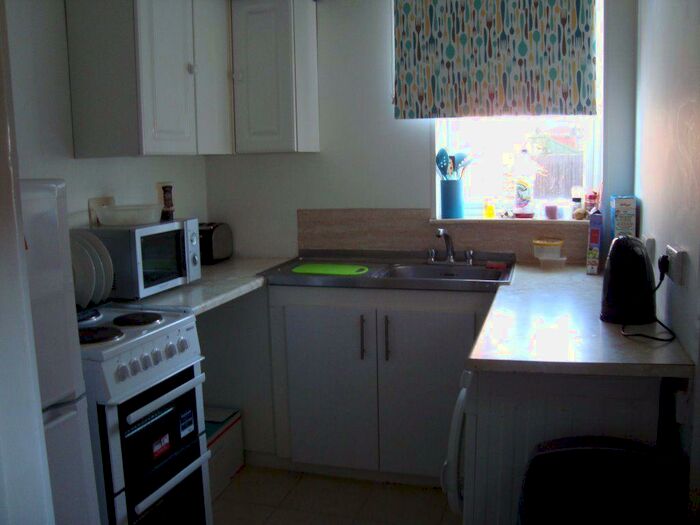 2 Bedroom House To Rent In Available Summer -, DE22