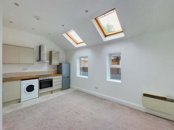 1 Bedroom Flat To Rent In Alexandra Road, Hemel Hempstead, Hertfordshire, HP2