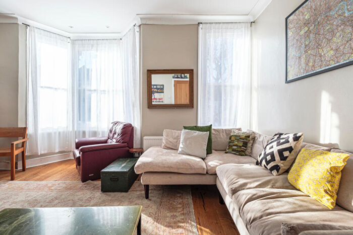 3 Bedroom Apartment To Rent In Inderwick Road, Crouch End, N8