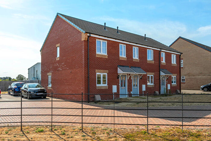3 Bedroom End Of Terrace House For Sale In Harrier Way, Market Deeping, PE6