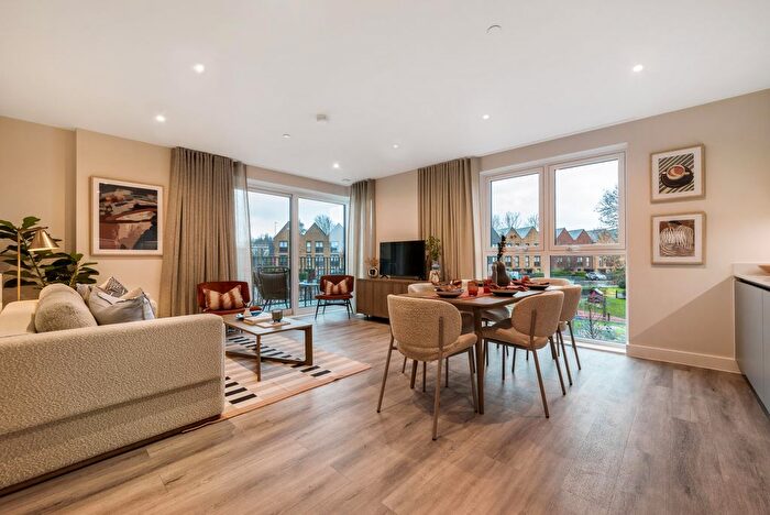 3 Bedroom Flat For Sale In Banks Road, Kidbrooke, SE3