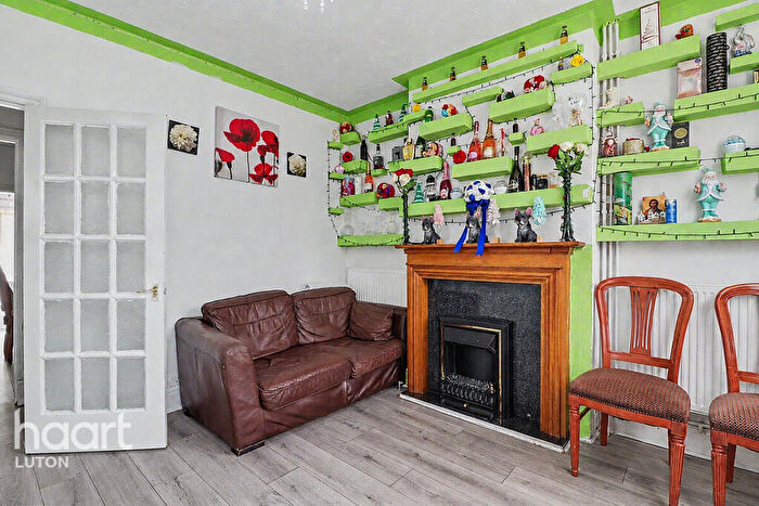 2 Bedroom Terraced House For Sale In Dane Road, Luton, LU3