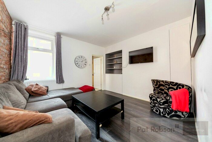 2 Bedroom Apartment To Rent In Biddlestone Road, Heaton, Newcastle Upon Tyne, NE6