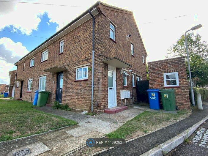 1 Bedroom Flat To Rent In Kent Avenue, Sittingbourne, ME10