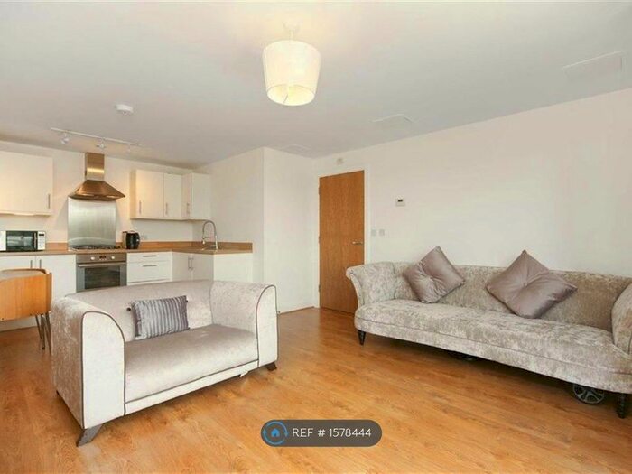 1 Bedroom Flat To Rent In St. Georges Grove, London, SW17