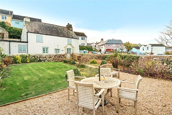 2 Bedroom Cottage For Sale In Yonder Street, Hooe Lake, PL9