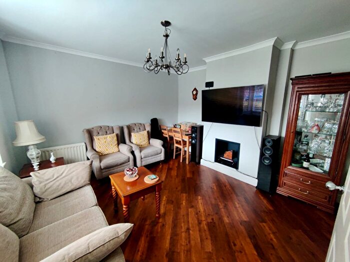 2 Bedroom End Terrace House To Rent In Alderwood Road, London, SE9