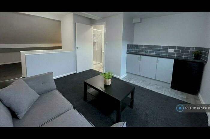 Studio To Rent In Whitehall Road, Leeds, LS12