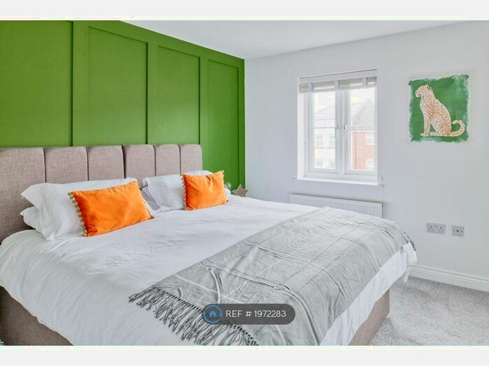 5 Bedroom Semi-Detached House To Rent In Typhoon Way, Brockworth, Gloucester, GL3