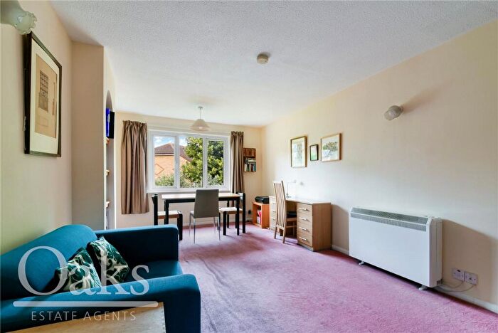 2 Bedroom Apartment For Sale In Hardcastle Close, East Croydon, CR0