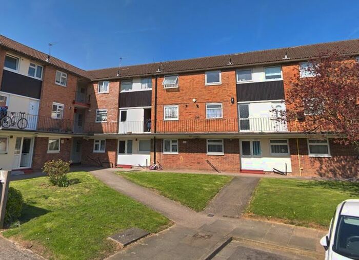 2 Bedroom Flat To Rent In The Farmlands, Northolt, UB5