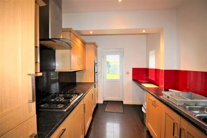 2 Bedroom Semi-Detached House To Rent In Mauncer Lane, Sheffield, S13