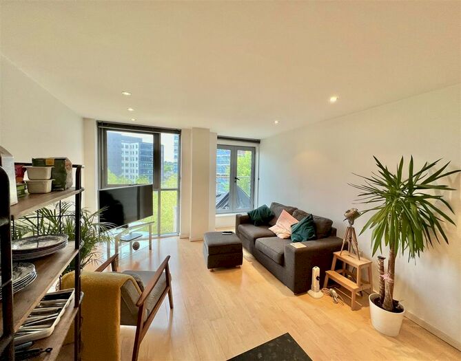 2 Bedroom Flat To Rent In Catalina, Gotts Road, Leeds, LS12