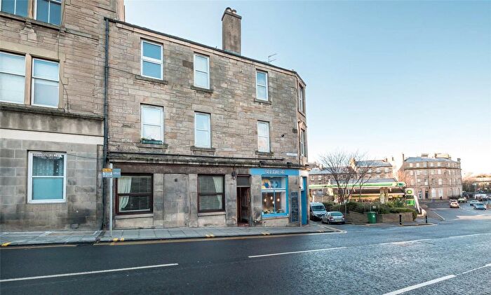 2 Bedroom Flat To Rent In Canonmills, Edinburgh, EH3