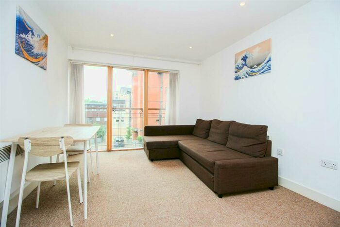 1 Bedroom Apartment To Rent In Canal Wharf, Waterfront Walk, B1