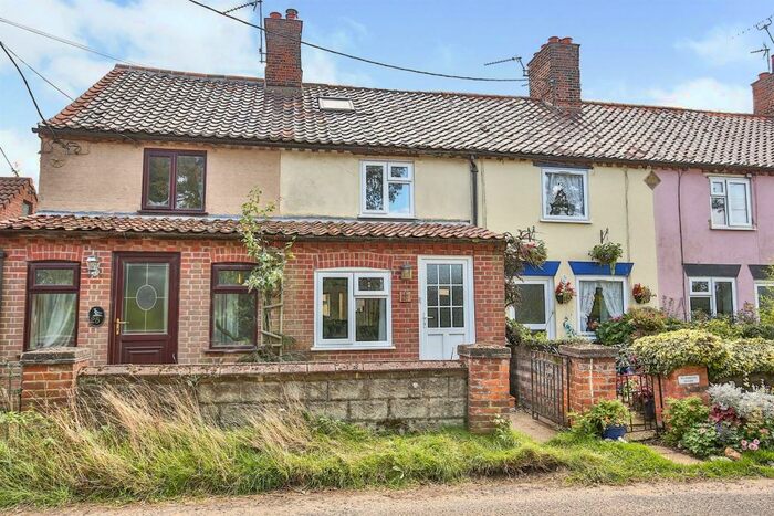 2 Bedroom Character Property For Sale In Croxton Road, Fulmodestone, Fakenham, NR21
