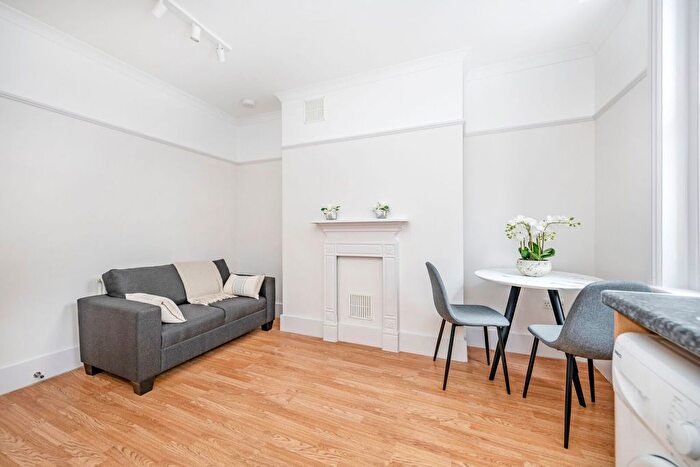 1 Bedroom Flat To Rent In Cleveland Street, Fitzrovia, London, W1T