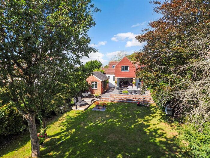 4 Bedroom Detached House For Sale In London Road, Cowplain, PO8