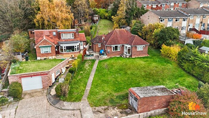 3 Bedroom Detached House For Sale In Springfield Close, Chesham, HP5