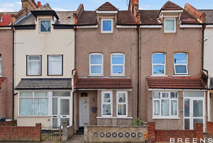 3 Bedroom House For Sale In Ordnance Road, Enfield, EN3