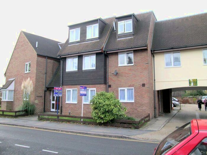 2 Bedroom Flat To Rent In Bisham Court, SL1
