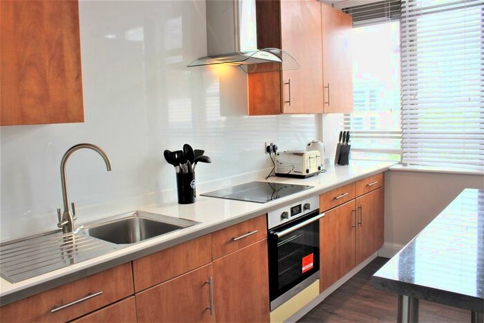 2 Bedroom Apartment To Rent In Lawrence House, City Road, Clerkenwell, London, EC1V