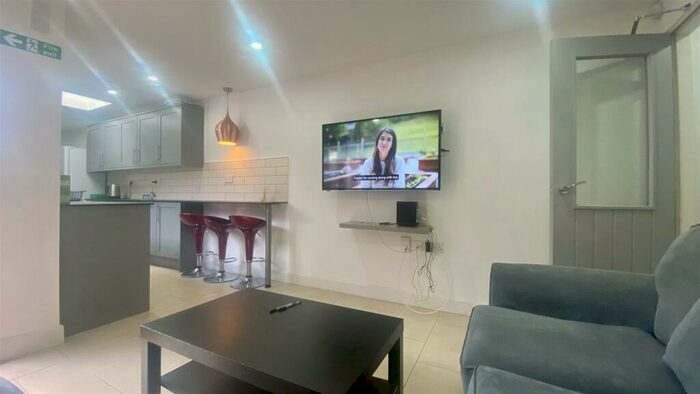 5 Bedroom Terraced House To Rent In Oxford Street, Coventry, CV1