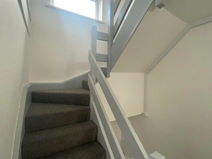 3 Bedroom Flat To Rent In Pytchley House, Browns Green, Birmingham, B20