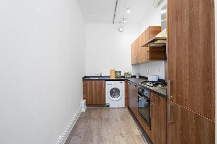 2 Bedroom Apartment To Rent In Ability Plaza, Dalston London, E8